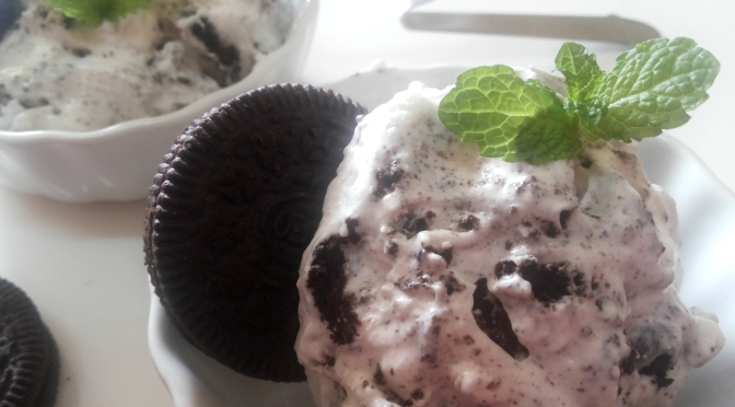 EGG LESS CREAM N COOKIES ICE CREAM WITH FOUR INGREDIENTS – NO CHURN , NO MILKMAID